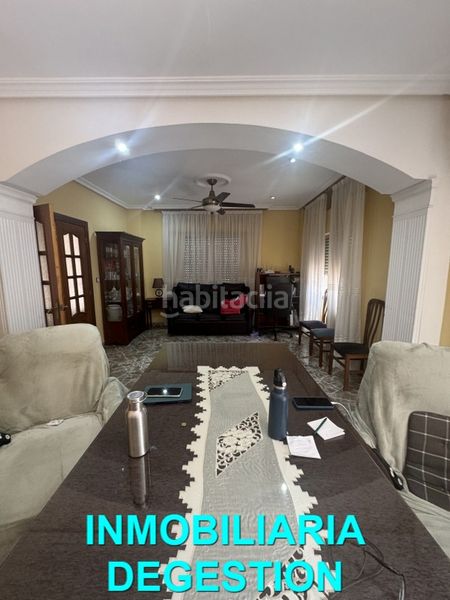 Foto db4c873d-3bcb-40b9-b409-3e8b7fe363c6. Casa adossada amb calefacció piscina a Zona Hospital Linares