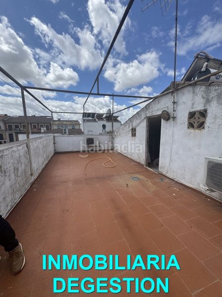 Foto dfb921bc-b742-4459-a969-d51ae6378963. Casa adossada amb calefacció piscina a Zona Hospital Linares