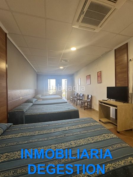 Foto b4c3e4a4-a919-499d-8c2a-dfcc2a97b814. Edificio in Baños de la Encina