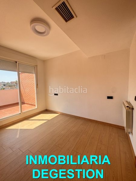 Foto 109df8a8-6d67-40b4-be37-1b7fae7b69fa. Àtic amb calefacció a Centro ciudad Linares