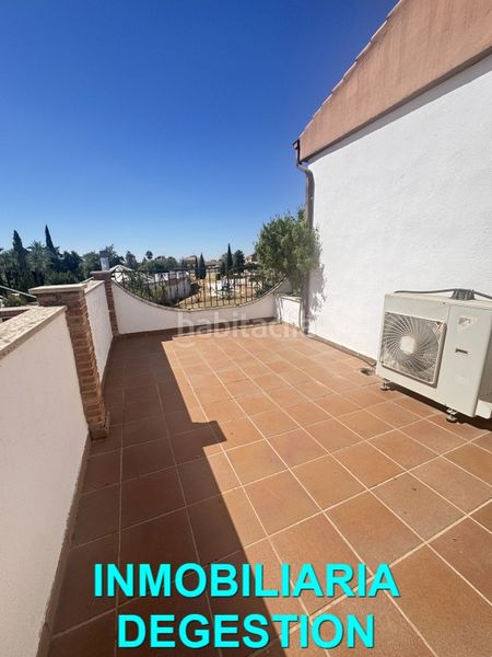 Foto 01102787-cf05-4881-81a5-73a178e31674. Casa aparellada amb calefacció aparcament piscina a Linares