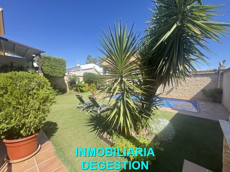 Foto a2548862-5bb9-41e7-b175-5ca10a5da891. Casa aparellada amb calefacció aparcament piscina a Linares