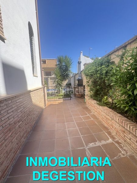 Foto a48c4ae2-f10a-4ca0-b692-522da254f664. Casa aparellada amb calefacció aparcament piscina a Linares