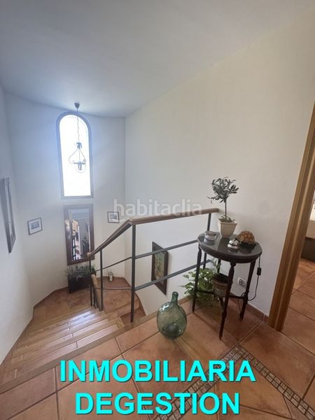 Foto ab48f501-6c45-4493-a556-c55096e957a9. Casa aparellada amb calefacció aparcament piscina a Linares