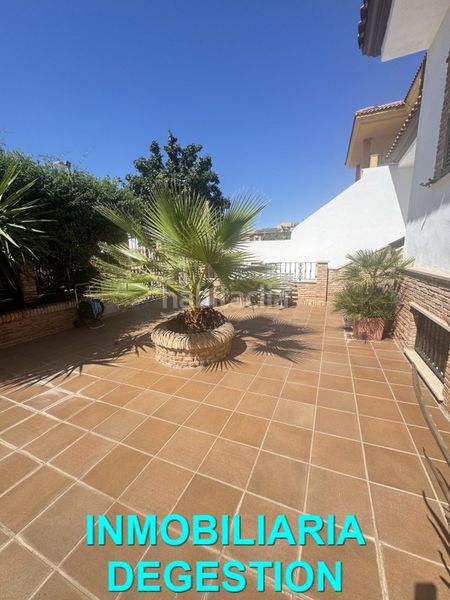Foto ac9a9f35-03e8-479f-858e-86fdb8034545. Casa aparellada amb calefacció aparcament piscina a Linares