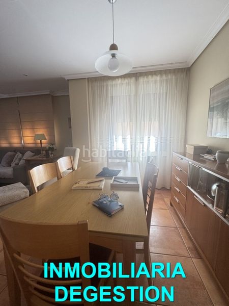 Foto bc8f7d5b-60c1-4d90-8407-28cc4c532323. Casa aparellada amb calefacció aparcament piscina a Linares