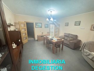 Reihenhaus  Avenida andaluces. Amplia casa reformada
