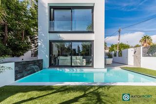Casa  Calle tetuán. Descubre esta espectacular villa de reciente construccion en el