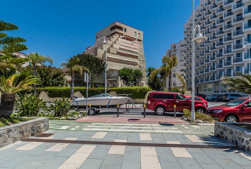 Foto c6cc585b-36ce-49e1-a973-9a9e3ad40df7. Alquiler piso cerca de la playa en Almuñecar centro Almuñécar