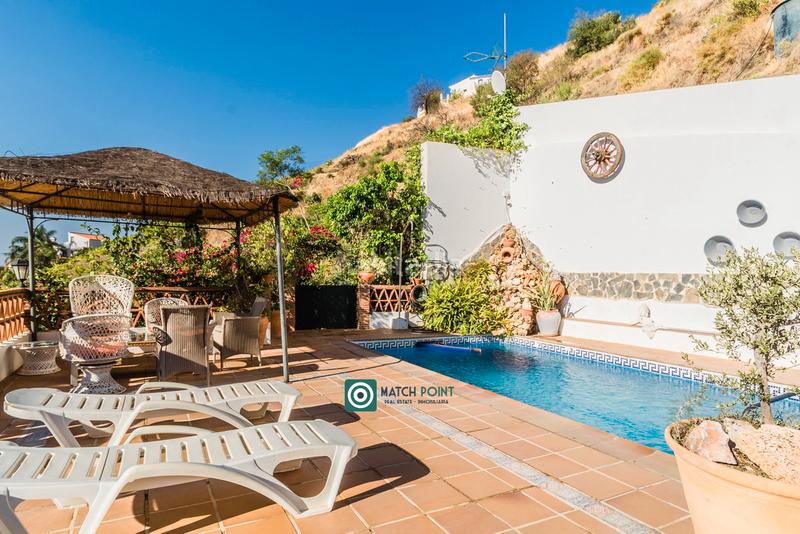 Foto d79bf261-d9b5-484b-a1c9-c51f401f8d97. Chalet espectacular ubicacion en Velilla - Velilla Taramay Almuñécar