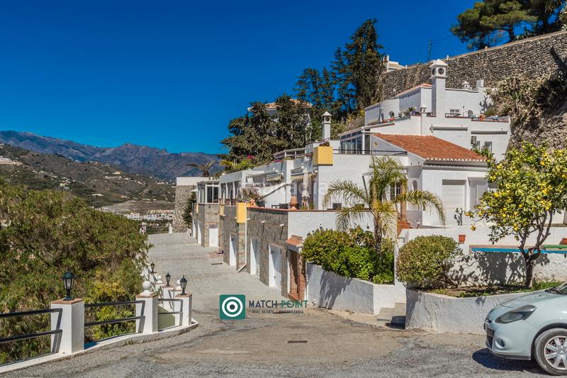 Foto d4260a95-b3fd-4f30-b997-8c01e8c40bfa. Casa adossada a Velilla - Velilla Taramay Almuñécar