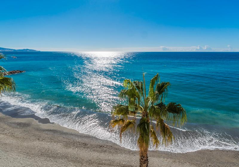 Foto 891fa364-3c88-4ea0-a2cb-4595ccaa151c. Location appartement dans Almuñecar centro Almuñécar