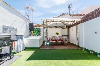 Doppelhaus  Calle guayabas. Muy centrico