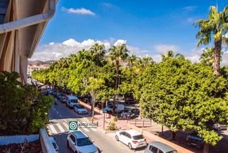 Location Appartement  Calle puerta del mar. Espectacular ubicacion
