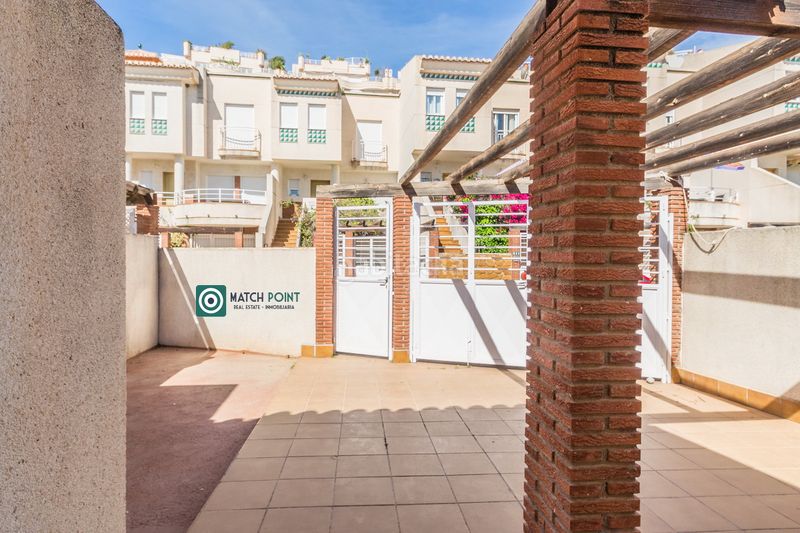 Foto f9de8a60-7931-4089-b6cf-34f67e599d03. Casa adossada a Punta La Mona Almuñécar