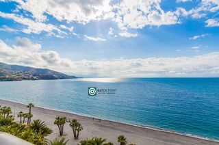 Pis  Paseo de velilla. Frente al mar