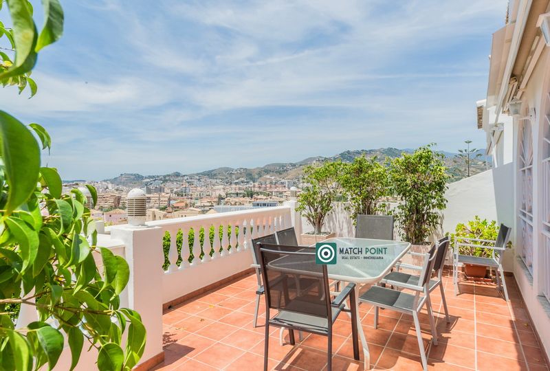 Foto d5f5bd9a-35fa-4139-a153-9d3b5c3e9a57. Casa adossada a Velilla - Velilla Taramay Almuñécar