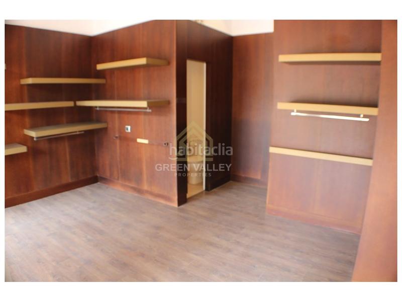 Foto 798b3f08-fcce-48a7-859b-89998a4ef4ef. Local comercial a puerto de Sotogrande-la marina Sotogrande