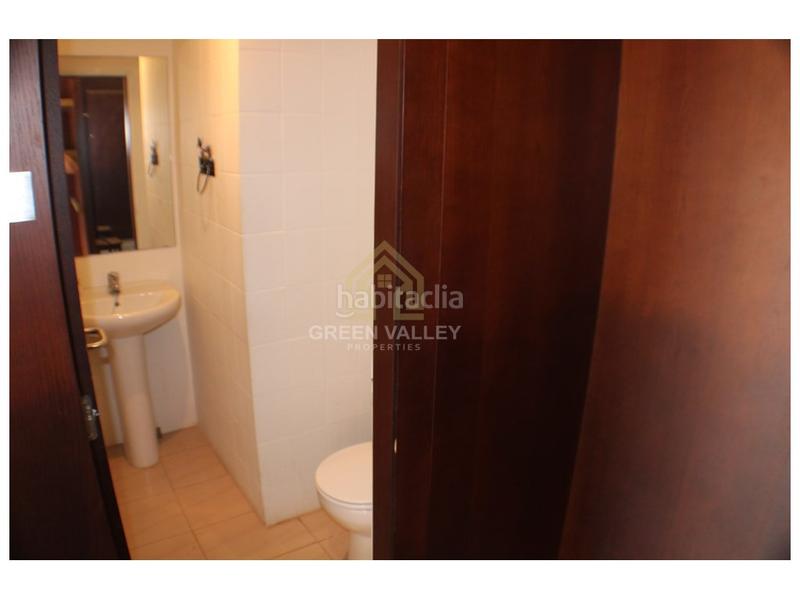 Foto ca673876-d99c-43d9-bc64-1c29e28f1fa7. Local comercial a puerto de Sotogrande-la marina Sotogrande