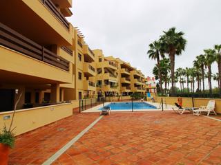 Apartament a Puerto de Sotogrande-La Marina. Increíble apartamento primera planta con vistas al rio y a la ma