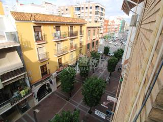 Piso  N/a. Amplio piso en el centro de algeciras calle regino martinez