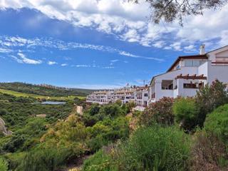 Apartament a La Alcaidesa. Apartamento con dos dormitorios dos baños, terraza de 27 metros