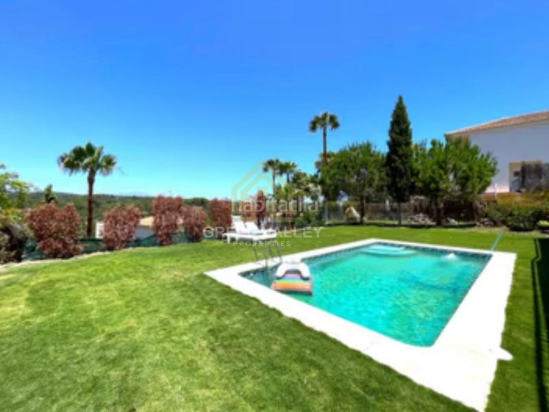 Foto 54002c84-4b58-41ff-9d27-40e6a210d4a8. Chalet in Sotogrande alto Sotogrande