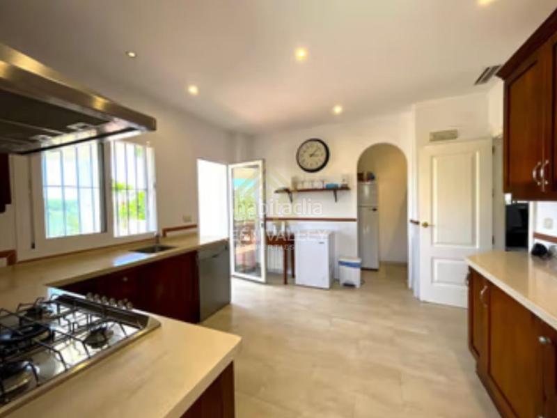 Foto c33624a4-2851-4d27-ba18-a83068764830. Chalet in Sotogrande alto Sotogrande