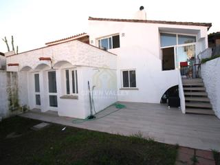 Maison jumelée à Urbanizacion bahia dorada 19-g. Chalet adosado al lado del mar en bahia dorada estepona