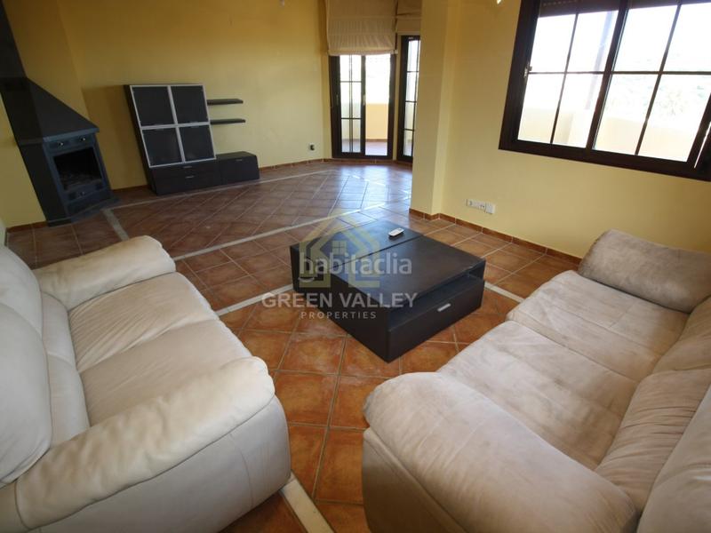 Foto 36bfa801-c375-4bba-a786-6279d0c81ed9. Chalet impresionante chalet de 5 habitaciones y 3 baños, con vistas al mar, en urbanización privada de alcaidesa con zonas comunes con pi en La Alcaidesa