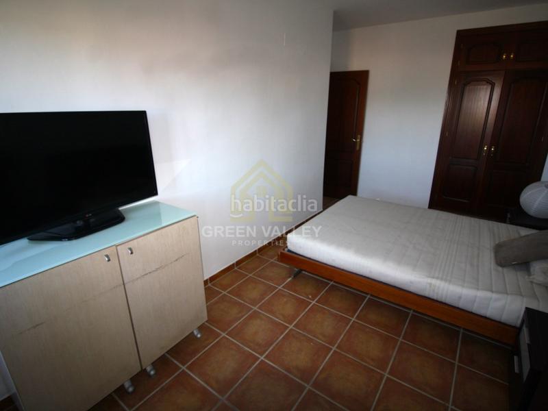 Foto 50fdfa06-d434-4d97-a46a-733054a1aefa. Chalet impresionante chalet de 5 habitaciones y 3 baños, con vistas al mar, en urbanización privada de alcaidesa con zonas comunes con pi en La Alcaidesa