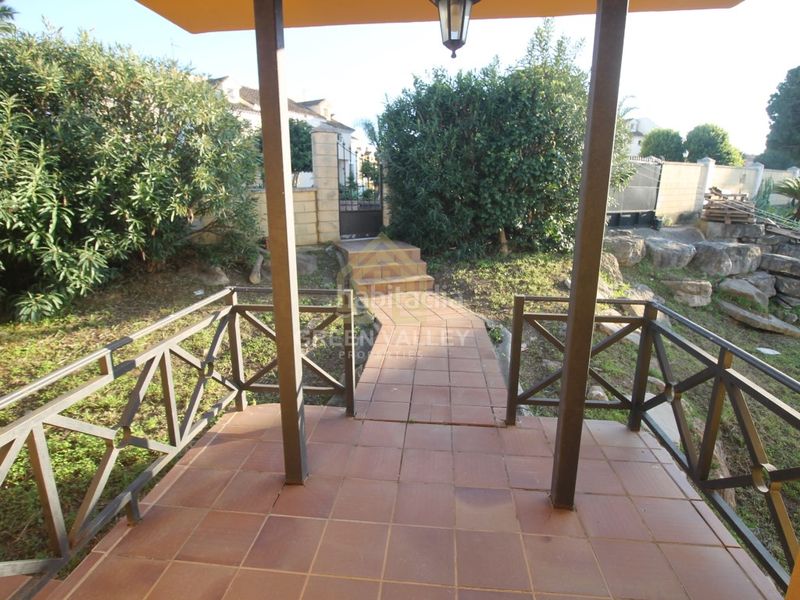 Foto 56a75788-f3b5-4280-b0ec-128142e3de37. Xalet amb aparcament piscina a La Alcaidesa