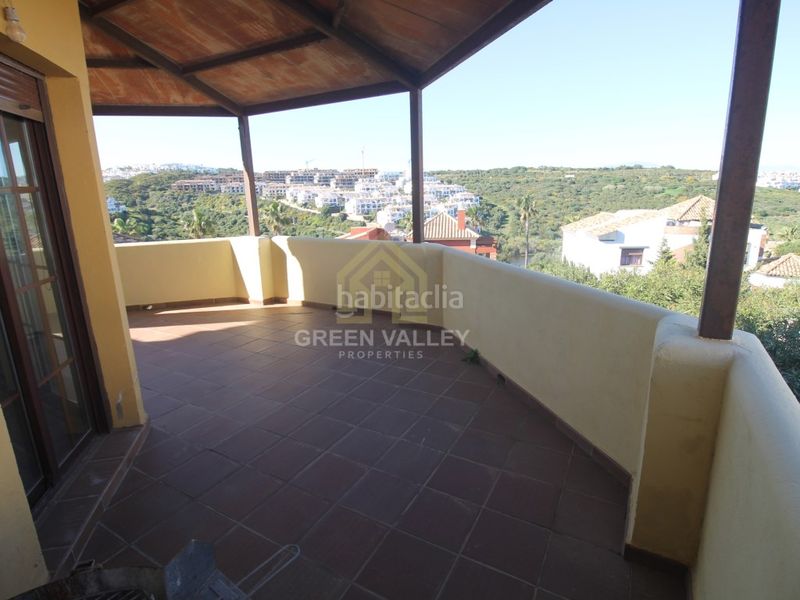 Foto 5a7f8fbc-6a37-40d8-ab66-ccdede04b9b9. Xalet amb aparcament piscina a La Alcaidesa