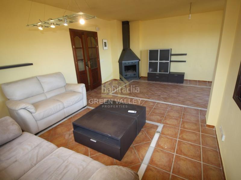 Foto 87184140-b364-436f-b2aa-9bf0d34eed0d. Chalet impresionante chalet de 5 habitaciones y 3 baños, con vistas al mar, en urbanización privada de alcaidesa con zonas comunes con pi en La Alcaidesa