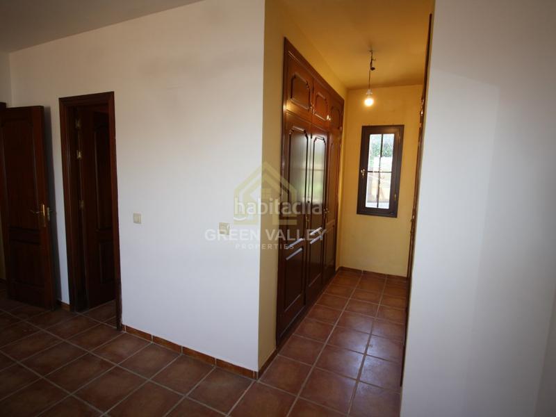 Foto 8cb1d071-7056-4a85-897d-0a81fd65a31f. Chalet impresionante chalet de 5 habitaciones y 3 baños, con vistas al mar, en urbanización privada de alcaidesa con zonas comunes con pi en La Alcaidesa