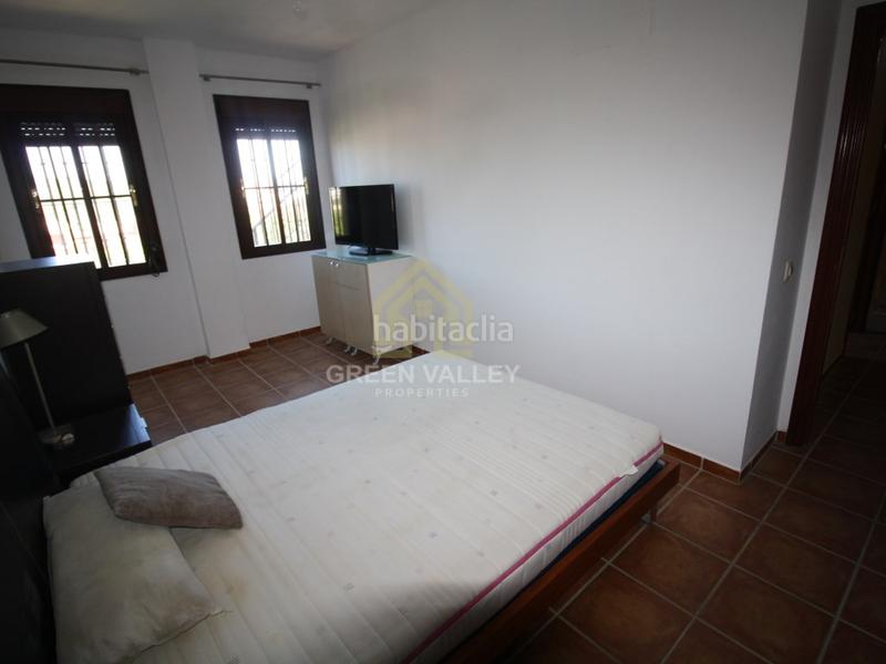 Foto 98480eae-4472-4af0-a9ae-3f14349e7d02. Chalet impresionante chalet de 5 habitaciones y 3 baños, con vistas al mar, en urbanización privada de alcaidesa con zonas comunes con pi en La Alcaidesa