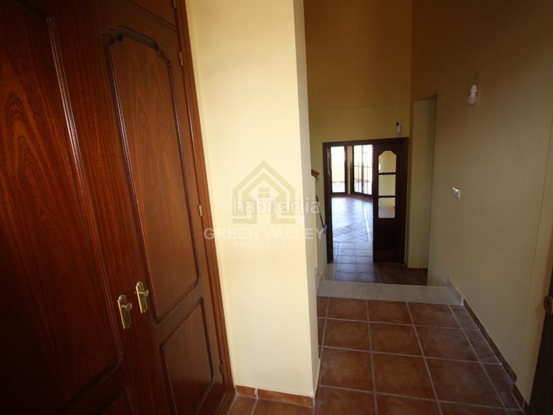 Foto 9dddec93-7384-4523-877c-bbe0ba9284e9. Chalet impresionante chalet de 5 habitaciones y 3 baños, con vistas al mar, en urbanización privada de alcaidesa con zonas comunes con pi en La Alcaidesa