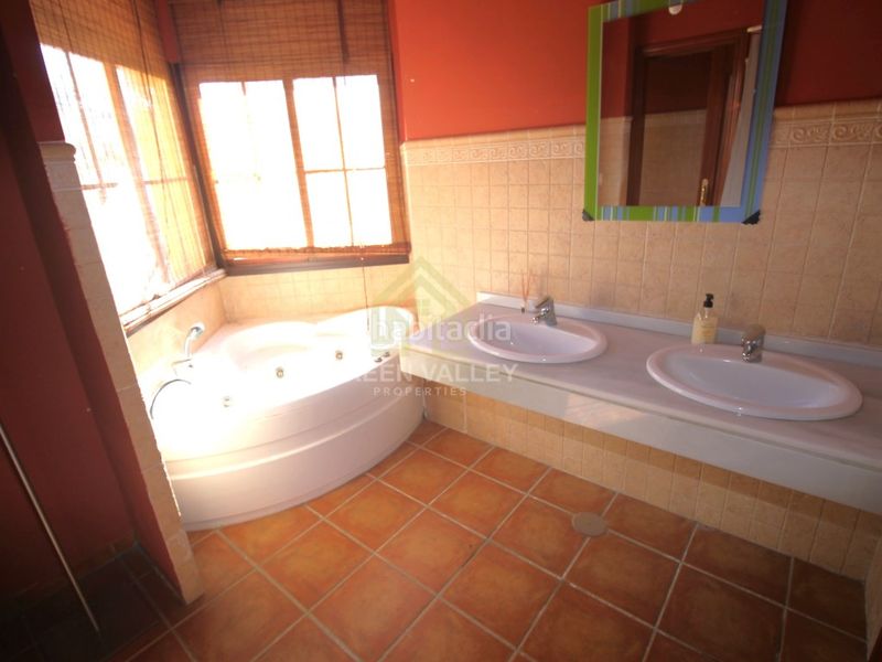 Foto a507c897-2059-4b1f-88af-af4b132e23d9. Xalet amb aparcament piscina a La Alcaidesa