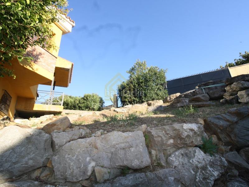Foto aff73cb9-4b30-4c21-8d9e-eb3b378aa8cf. Chalet impresionante chalet de 5 habitaciones y 3 baños, con vistas al mar, en urbanización privada de alcaidesa con zonas comunes con pi en La Alcaidesa