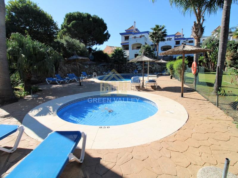 Foto b14659ff-6b8d-425d-96f7-cb0213b2a19d. Chalet impresionante chalet de 5 habitaciones y 3 baños, con vistas al mar, en urbanización privada de alcaidesa con zonas comunes con pi en La Alcaidesa