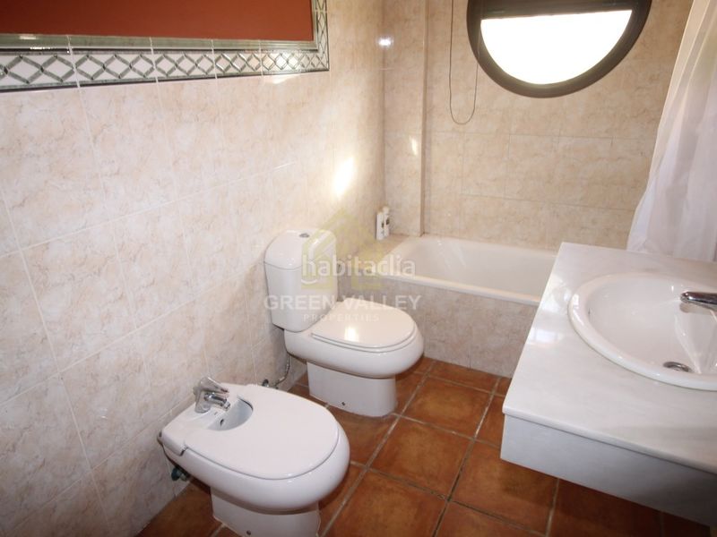 Foto d2a89fb0-a331-4a63-b28f-94f21ff8ac72. Xalet amb aparcament piscina a La Alcaidesa