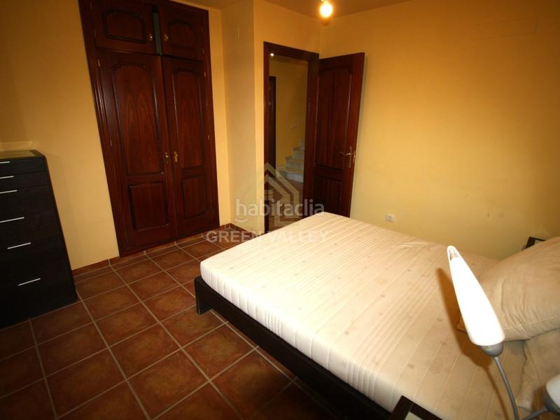 Foto f0984e64-2340-4f56-b506-96b9c2a0004f. Chalet impresionante chalet de 5 habitaciones y 3 baños, con vistas al mar, en urbanización privada de alcaidesa con zonas comunes con pi en La Alcaidesa