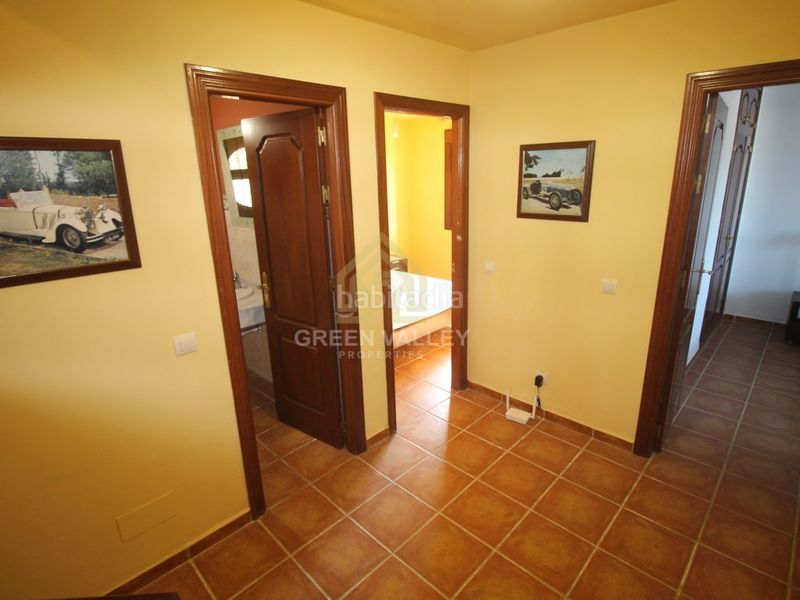 Foto fa9025e9-966e-4323-8eb1-f6d18e7c23e6. Xalet amb aparcament piscina a La Alcaidesa