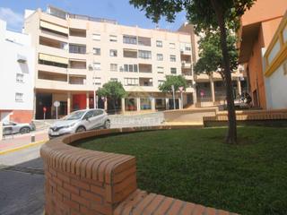 Piso  N/a. Excelente piso de 4 dormitorios amueblado en nuevo gadir algecir