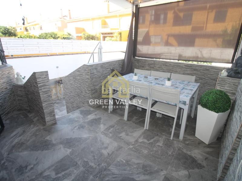 Foto 485ab764-fe9e-4392-aa79-c060a0c0d332. Maison jumelée avec parking dans San García Algeciras