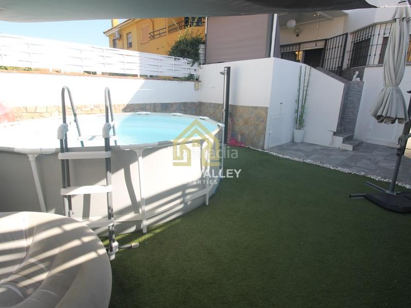 Foto 8b4cd555-2ec3-42fd-9f62-be68e6a2426c. Maison jumelée avec parking dans San García Algeciras