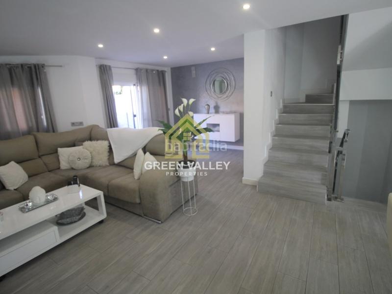 Foto 8c9c22f2-4129-430e-b523-0536a360aac4. Maison jumelée avec parking dans San García Algeciras