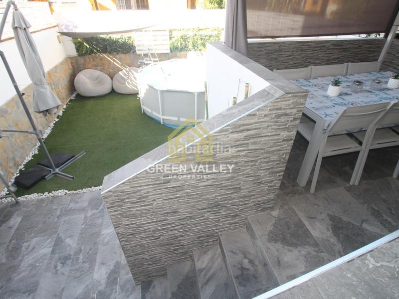 Foto c0a137d1-118c-4818-9eea-a46e1591a878. Maison jumelée avec parking dans San García Algeciras