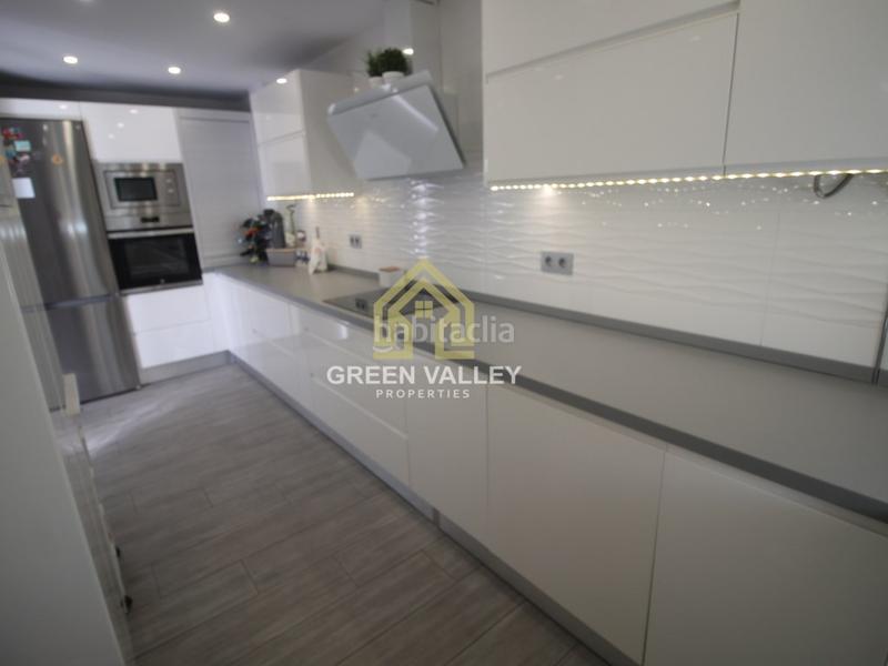 Foto e0107ea8-f843-4331-b75f-e3f4feb4cce2. Maison jumelée avec parking dans San García Algeciras