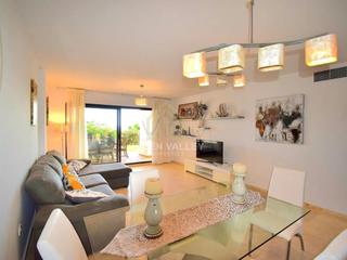 Appartement à La Alcaidesa. Vivienda de 3 dormitorios y vistas al mar en alcaidesa village